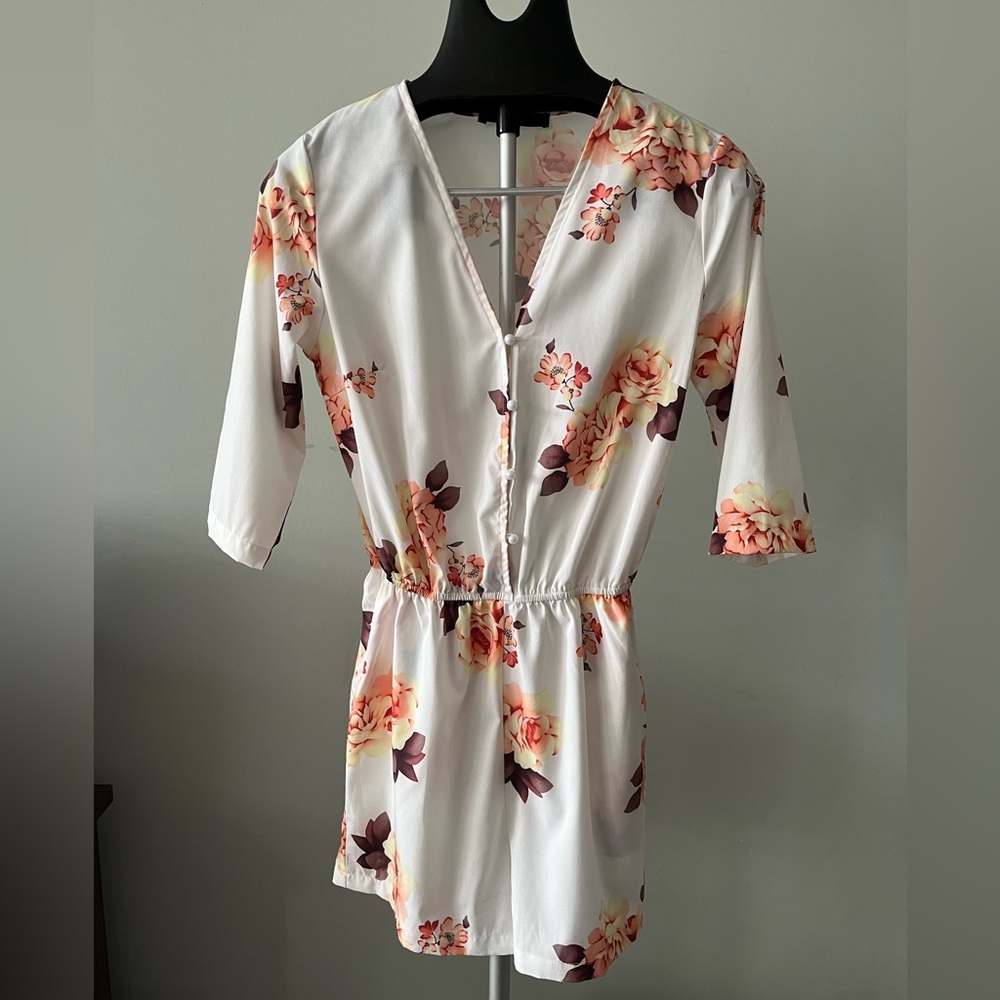 Zanzea White Floral V-Neck Romper with Peach and Blush Blooms